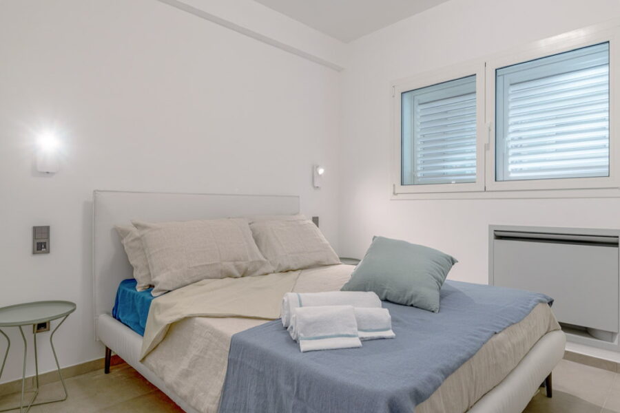 Double bedroom on the lower floor