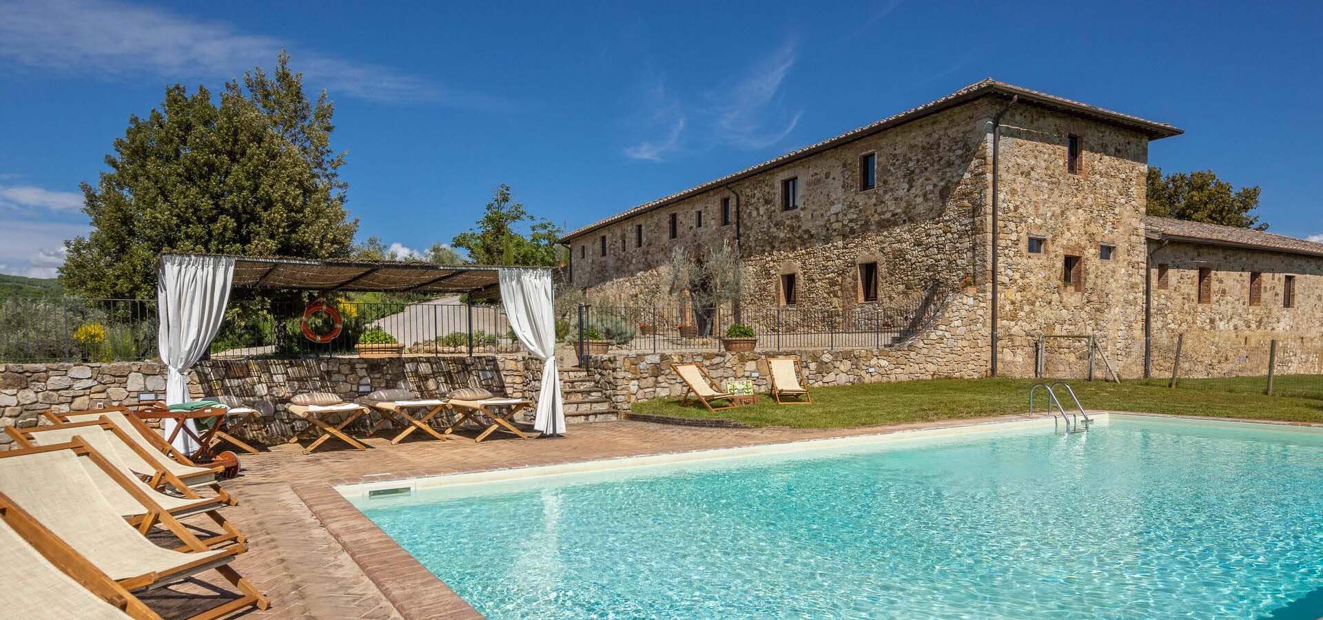Villas-in-Tuscany-with-pool